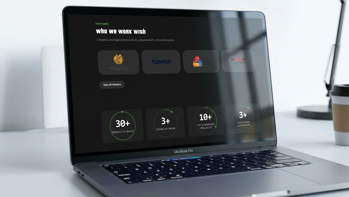 Tech 404 — Hardware & software agency, screen 2